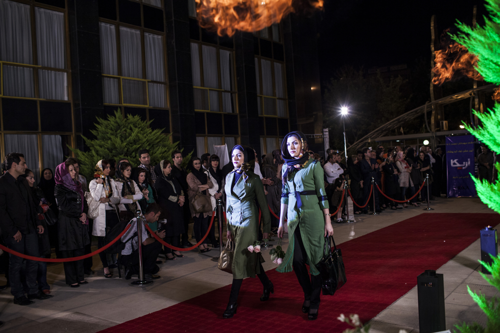 Fashion shows have become increasingly popular in Tehran and other major Iranian cities even while security and judicial authorities work to force the industry to comply with “Islamic standards.” ICHRI photo by Hossein Fatemi